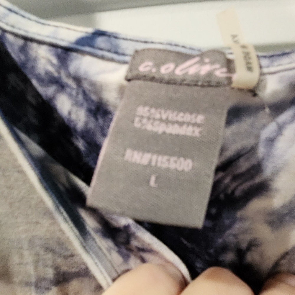 Nice cold shoulder top - Picture 3 of 4